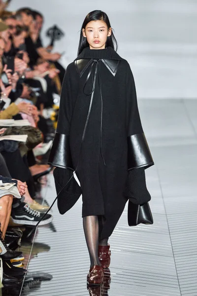 Look 17